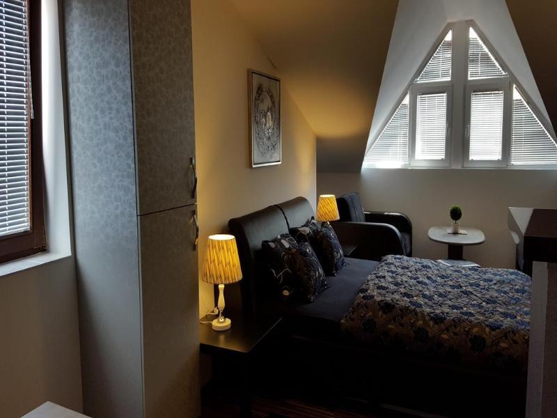Hostel Kalonis Skopje Ngoại thất bức ảnh