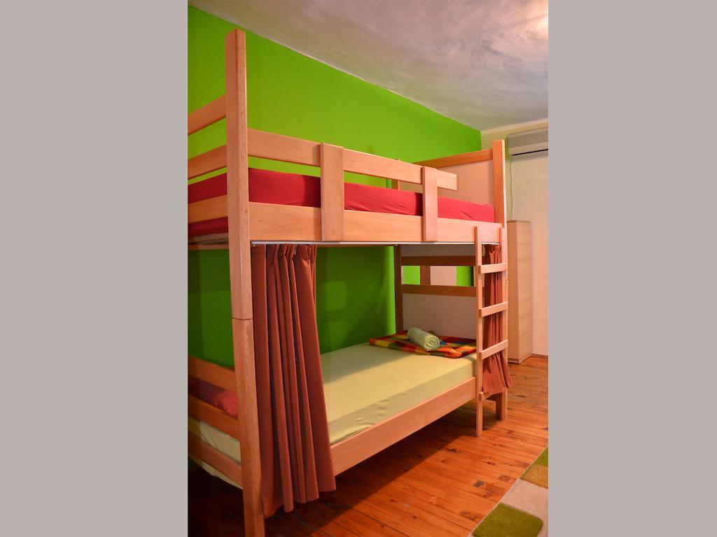 Hostel Kalonis Skopje Ngoại thất bức ảnh