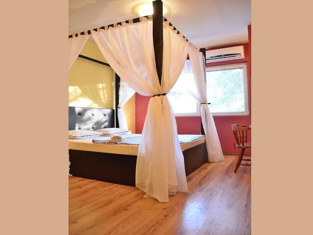 Hostel Kalonis Skopje Ngoại thất bức ảnh